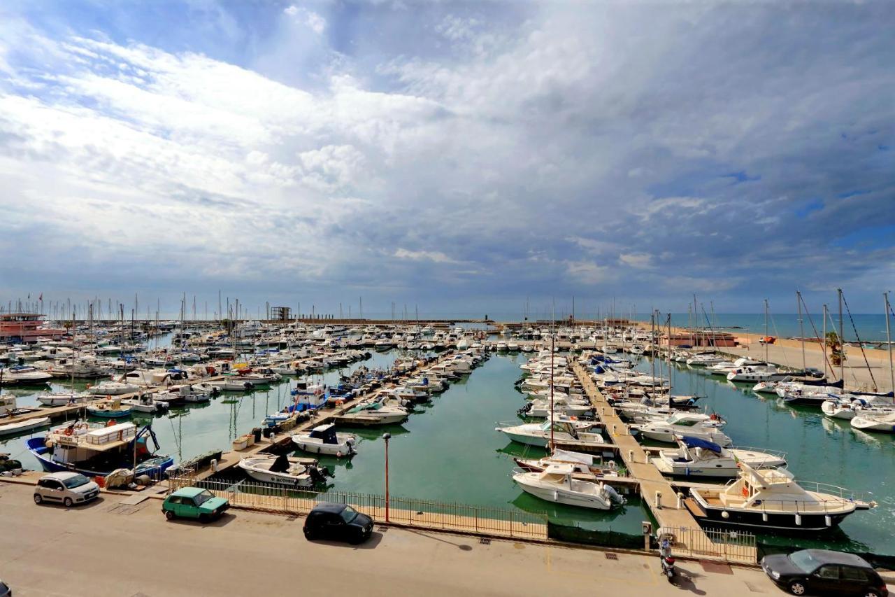 Il Borgo Luxury Suites Nettuno Buitenkant foto